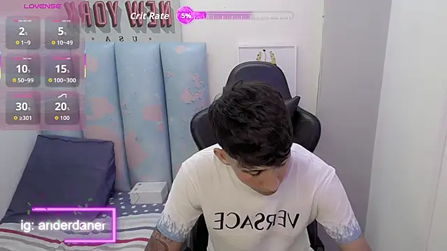 Snapshot of liam_play chatting on 06-22-26, 05:37 liam play online show from 06-22-26, 05:37
