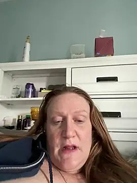 Snapshot of Kellilyn10 chatting on 05-20-26, 02:34 Kellilyn10 online show from 05-20-26, 02:34