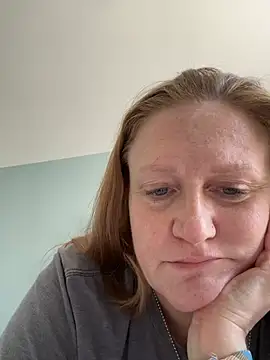 Snapshot of Kellilyn10 chatting on 05-28-26, 04:48 Kellilyn10 online show from 05-28-26, 04:48