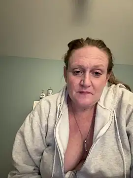 Snapshot of Kellilyn10 chatting on 05-30-26, 05:04 Kellilyn10 online show from 05-30-26, 05:04