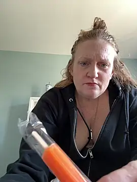 Snapshot of Kellilyn10 chatting on 06-02-26, 03:36 Kellilyn10 online show from 06-02-26, 03:36