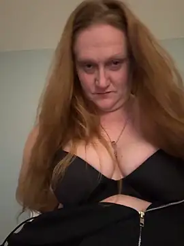 Snapshot of Kellilyn10 chatting on 06-06-26, 02:16 Kellilyn10 online show from 06-06-26, 02:16