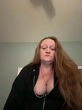 Snapshot of Kellilyn10 chatting on 06-08-26, 02:12 Kellilyn10 online show from 06-08-26, 02:12