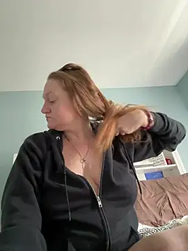 Snapshot of Kellilyn10 chatting on 06-09-26, 03:34 Kellilyn10 online show from 06-09-26, 03:34