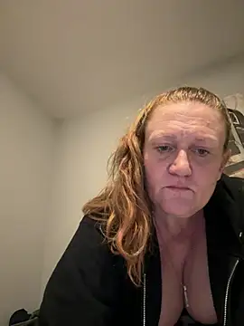 Snapshot of Kellilyn10 chatting on 06-14-26, 02:24 Kellilyn10 online show from 06-14-26, 02:24