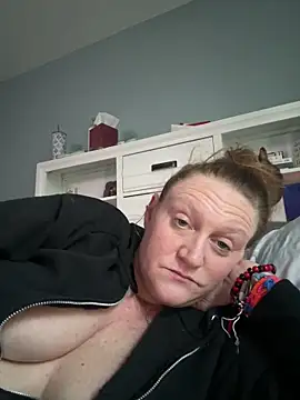 Snapshot of Kellilyn10 chatting on 06-18-26, 10:30 Kellilyn10 online show from 06-18-26, 10:30