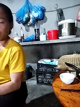 Snapshot of Min-meo chatting on 05-21-26, 04:19 Min-meo online show from 05-21-26, 04:19