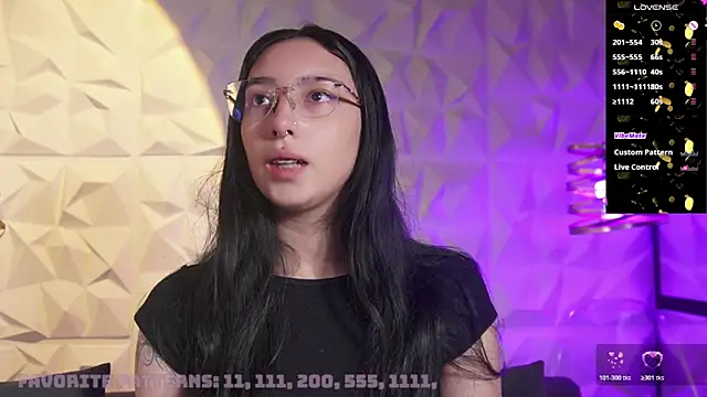 Snapshot of zara_bliss chatting on 05-25-26, 11:05 zara bliss online show from 05-25-26, 11:05