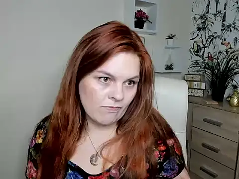 GingerKitten1 online show from 05-13-26, 01:52
