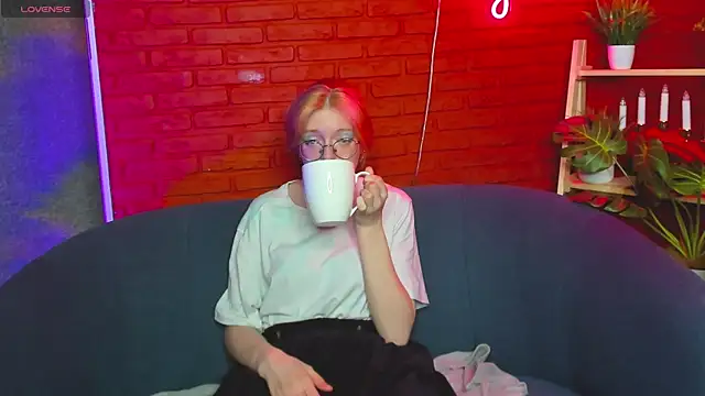 FoxxyyPolly online show from 05-14-26, 07:48
