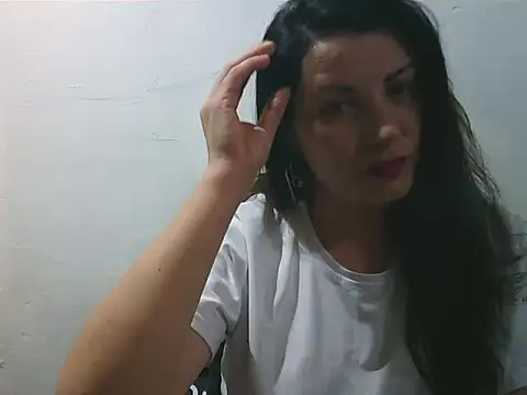 Snapshot of Brun3tt3n chatting on 02-17-25, 05:53 Brun3tt3n online show from 02-17-25, 05:53