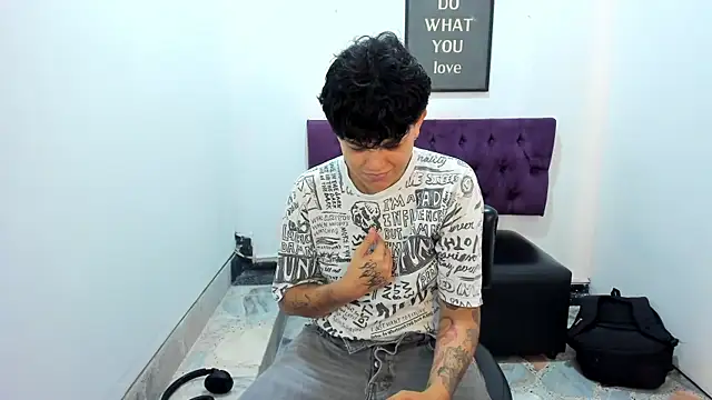 Favpussyboy online show from 05-11-26, 11:05