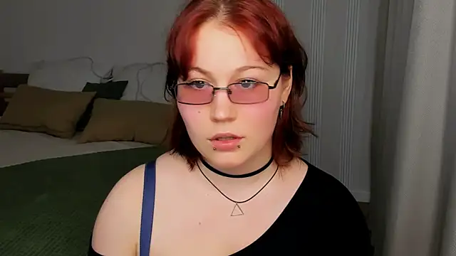MiaLacrice online show from 05-16-26, 12:04