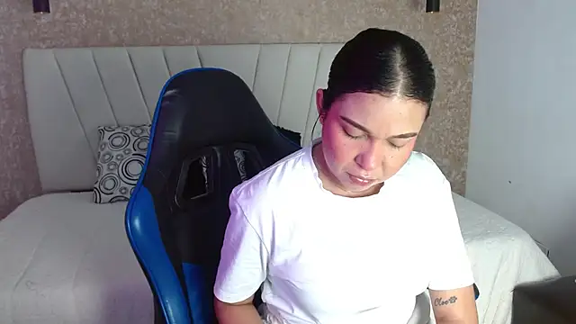 AliceSmity   online show from 06-13-26, 12:14