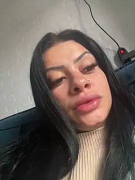 Snapshot of belababyy chatting on 06-28-26, 01:39 belababyy online show from 06-28-26, 01:39