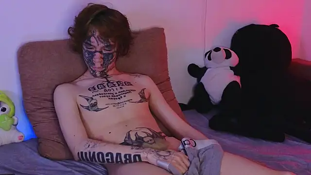 Snapshot of Emo___boy chatting on 06-17-26, 11:27 Emo boy online show from 06-17-26, 11:27