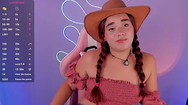 CharlotteBloom12 online show from 05-07-26, 02:44