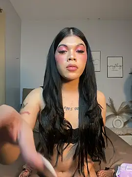 DanikaLovve online show from 05-10-26, 04:12