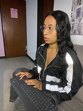 Snapshot of CassiePink_ chatting on 05-11-26, 11:16 CassiePink online show from 05-11-26, 11:16