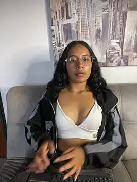 Snapshot of CassiePink_ chatting on 05-11-26, 02:45 CassiePink online show from 05-11-26, 02:45