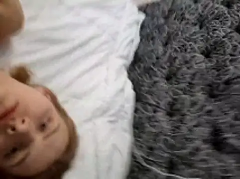 Snapshot of mooniekiss chatting on 05-08-26, 11:37 mooniekiss online show from 05-08-26, 11:37