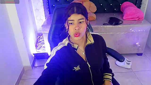 Mia kittie m online show from 05-09-26, 08:47