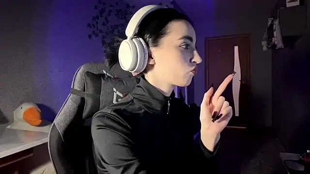 NightFoxxx online show from 05-11-26, 07:14