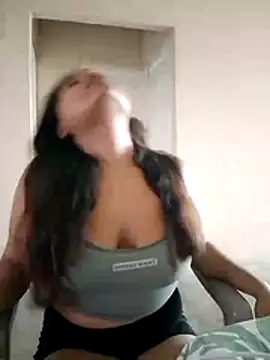 Snapshot of Daniela-Peruana chatting on 05-07-26, 11:32 Daniela-Peruana online show from 05-07-26, 11:32