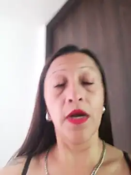 Snapshot of Vely_ chatting on 06-16-26, 08:44 Vely online show from 06-16-26, 08:44