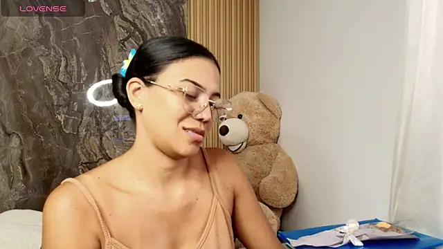 Snapshot of sun_cute chatting on 05-11-26, 10:40 sun cute online show from 05-11-26, 10:40
