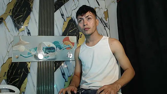 Snapshot of CAT_LOVE1 chatting on 07-01-26, 01:18 CAT LOVE1 online show from 07-01-26, 01:18