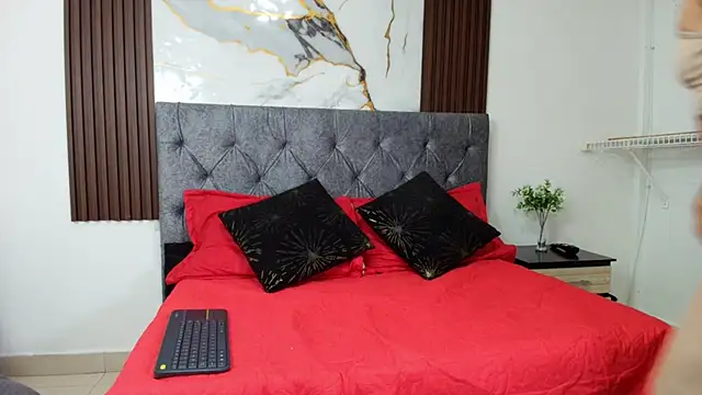 EmilyCarter1   online show from 05-19-26, 12:22