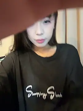 Snapshot of yixi_52 chatting on 05-09-26, 11:15 yixi 52 online show from 05-09-26, 11:15