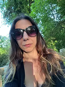 Snapshot of GirlNextDoorBianca chatting on 06-19-26, 06:56 GirlNextDoorBianca online show from 06-19-26, 06:56