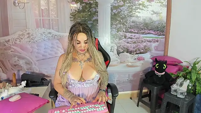 LaylaWatsson online show from 05-24-26, 08:58