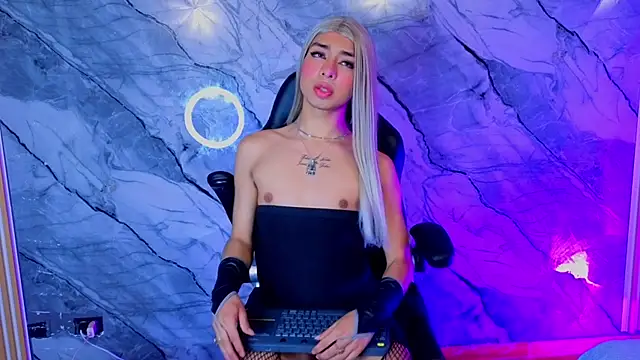 lily dark   online show from 07-10-26, 03:55