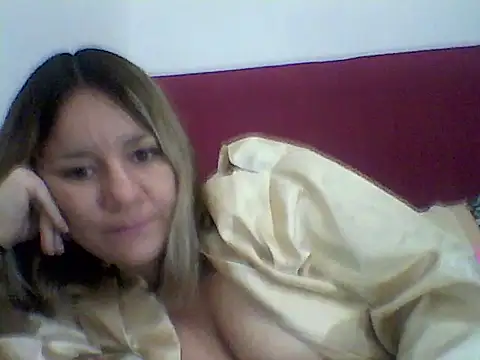 Snapshot of AllisonLove2 chatting on 06-09-26, 02:23 AllisonLove2 online show from 06-09-26, 02:23