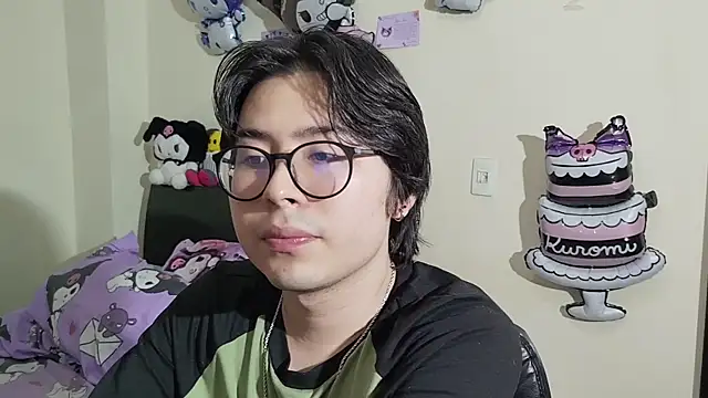 kuromi boy online show from 05-23-26, 01:55