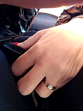 Snapshot of MILFBARBY chatting on 12-29-24, 09:06 MILFBARBY online show from 12-29-24, 09:06