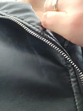 Snapshot of MILFBARBY chatting on 10-12-25, 07:18 MILFBARBY online show from 10-12-25, 07:18