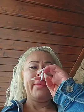 Snapshot of MILFBARBY chatting on 10-13-25, 07:19 MILFBARBY online show from 10-13-25, 07:19