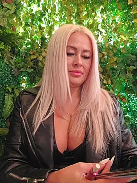 Snapshot of MILFBARBY chatting on 11-02-25, 08:06 MILFBARBY online show from 11-02-25, 08:06