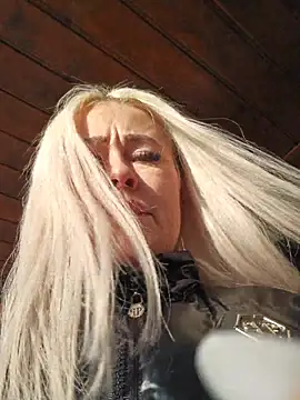 Snapshot of MILFBARBY chatting on 11-10-25, 08:13 MILFBARBY online show from 11-10-25, 08:13