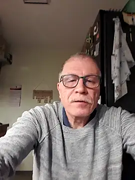 Snapshot of NextAct92 chatting on 05-12-26, 01:58 NextAct92 online show from 05-12-26, 01:58