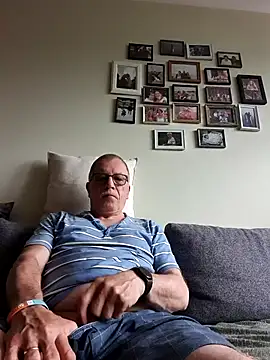 Snapshot of NextAct92 chatting on 05-14-26, 04:30 NextAct92 online show from 05-14-26, 04:30