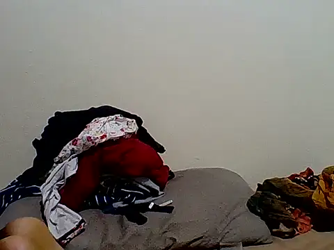 Snapshot of aya8702 chatting on 05-13-26, 08:34 aya8702 online show from 05-13-26, 08:34