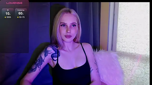 Snapshot of MichelleVelour chatting on 06-10-26, 03:00 MichelleVelour online show from 06-10-26, 03:00