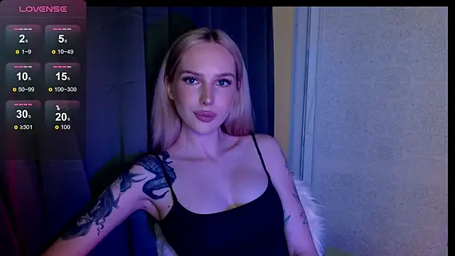 Snapshot of MichelleVelour chatting on 06-28-26, 05:52 MichelleVelour online show from 06-28-26, 05:52