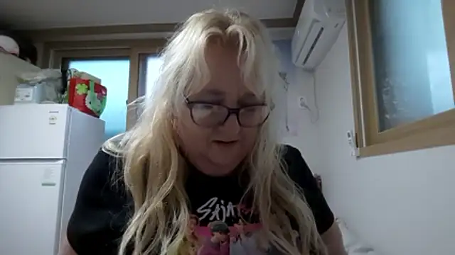 Monalissa729 online show from 05-17-26, 10:22