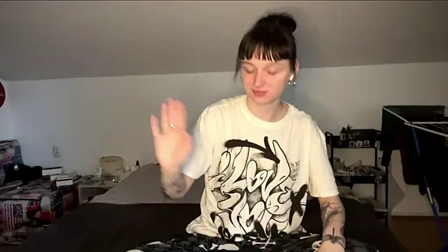 CremeBoopX online show from 05-12-26, 08:33